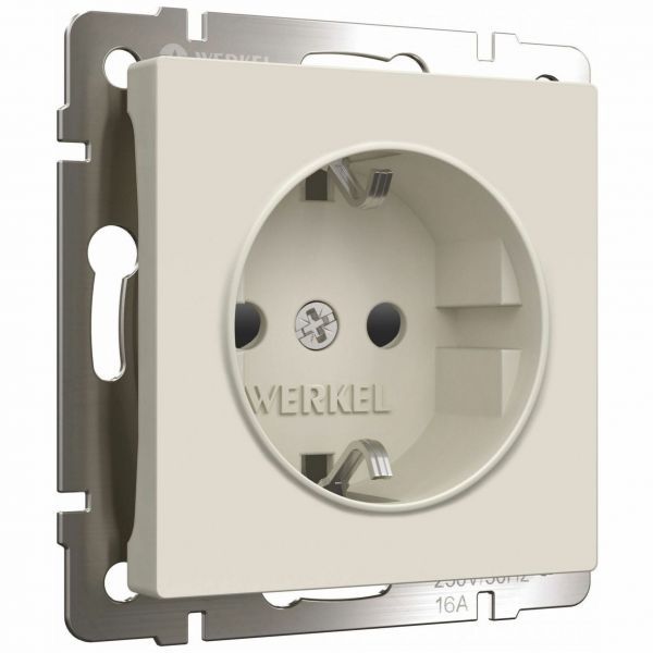 Розетка с заземлением и шторками (айвори матовый) Werkel W1171162