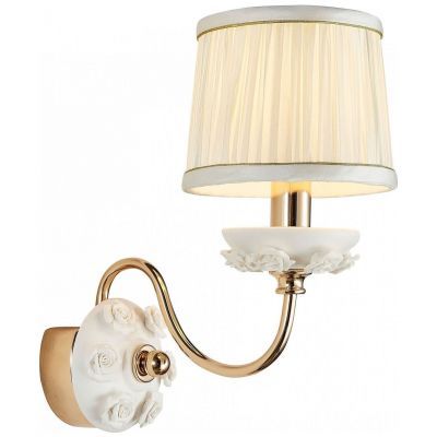 Настенное бра Wertmark Rosabella WE377.01.301